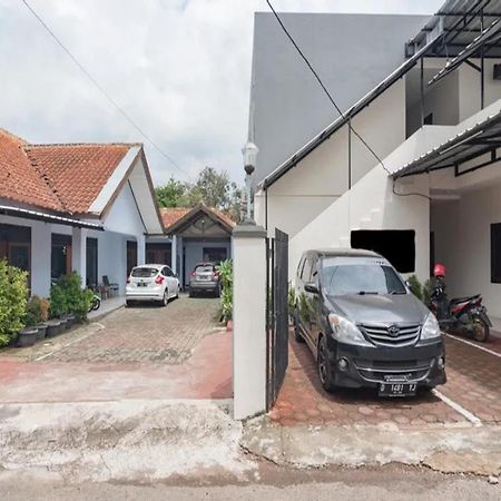 Tw Penginapan Syariah Hotel Tjiandjur Exterior foto