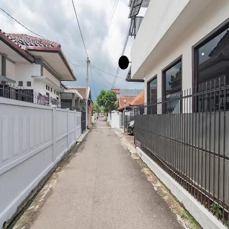 Tw Penginapan Syariah Hotel Tjiandjur Exterior foto