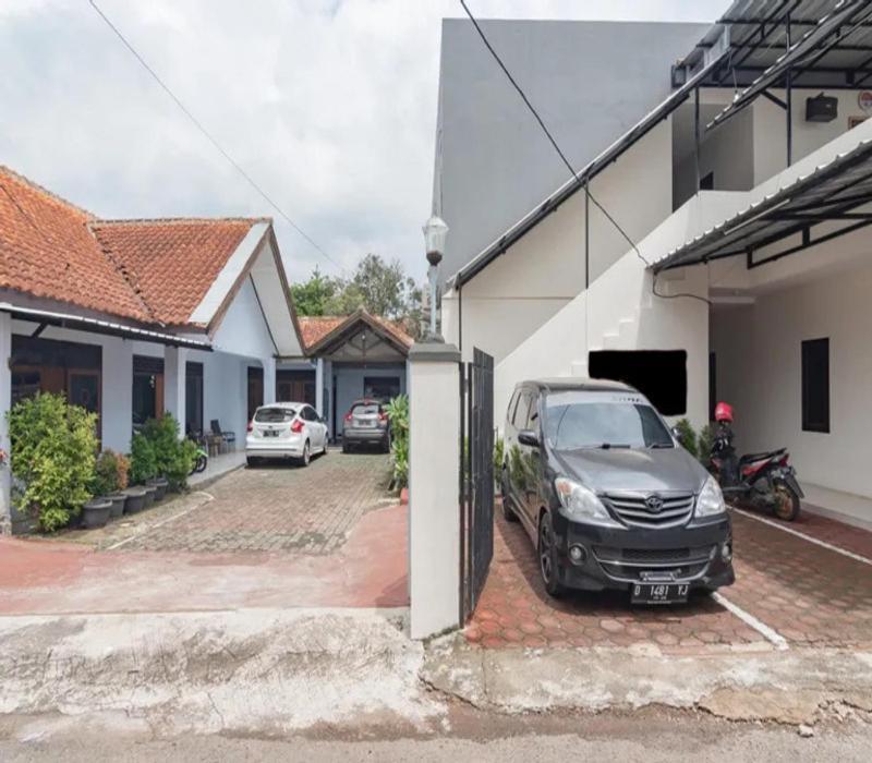Tw Penginapan Syariah Hotel Tjiandjur Exterior foto