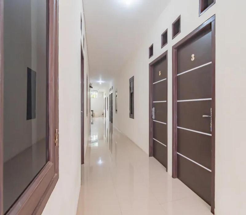 Tw Penginapan Syariah Hotel Tjiandjur Exterior foto